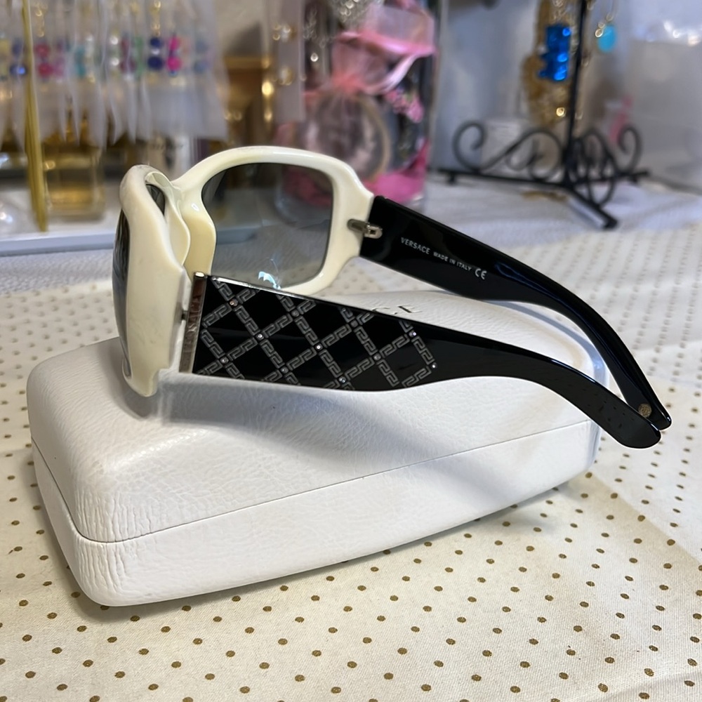 Versace Sunglasses With Hard Case, Microfiber Clo… - image 7